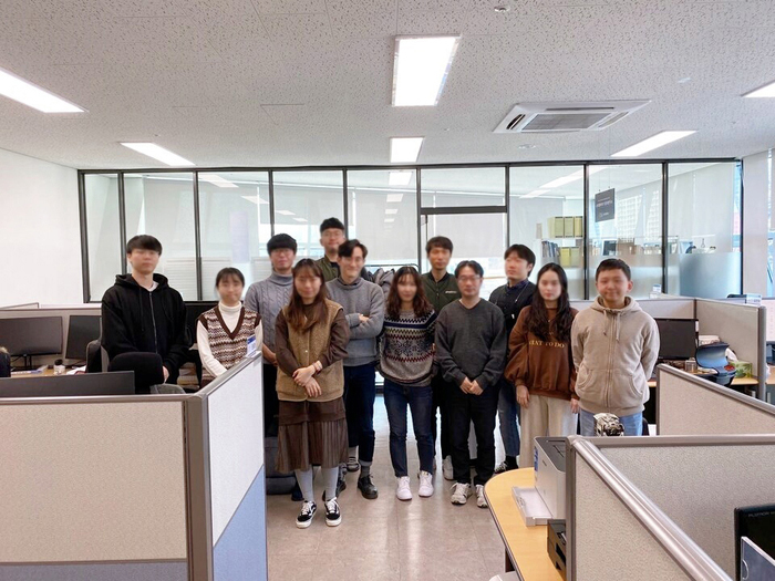 클릭을 하시면 실제 이미지 크기로 보실 수 있습니다.